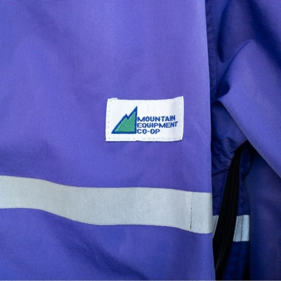 COPY - MEC Vintage 1990s Reflective Cycling Rain Jacket - Picture 5 of 15